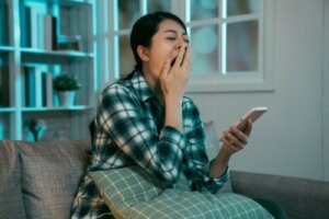 أسباب التثاؤب وتفسيراته المختلفة