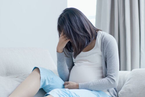 اكتئاب الفترة المحيطة بالولادة: كيف تتعاملين معه؟