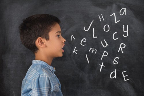 تعرف على مراحل تطور اللغة عند الأطفال