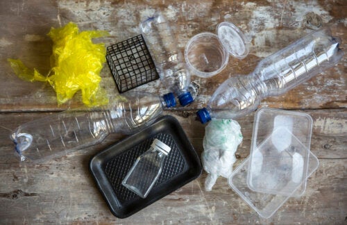 المواد البلاستيكية ذات الاستخدام الواحد: ما هي ولماذا يجب تجنبها