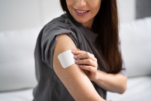 ما هي لاصقة منع الحمل وكيف تعمل؟