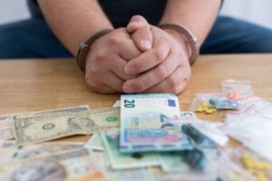 الهوس بالمال: ما هو وكيف يتم التعامل معه؟